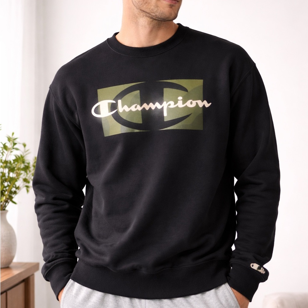 Champion Men's‎ Black and Camo Crew Sweatshirt